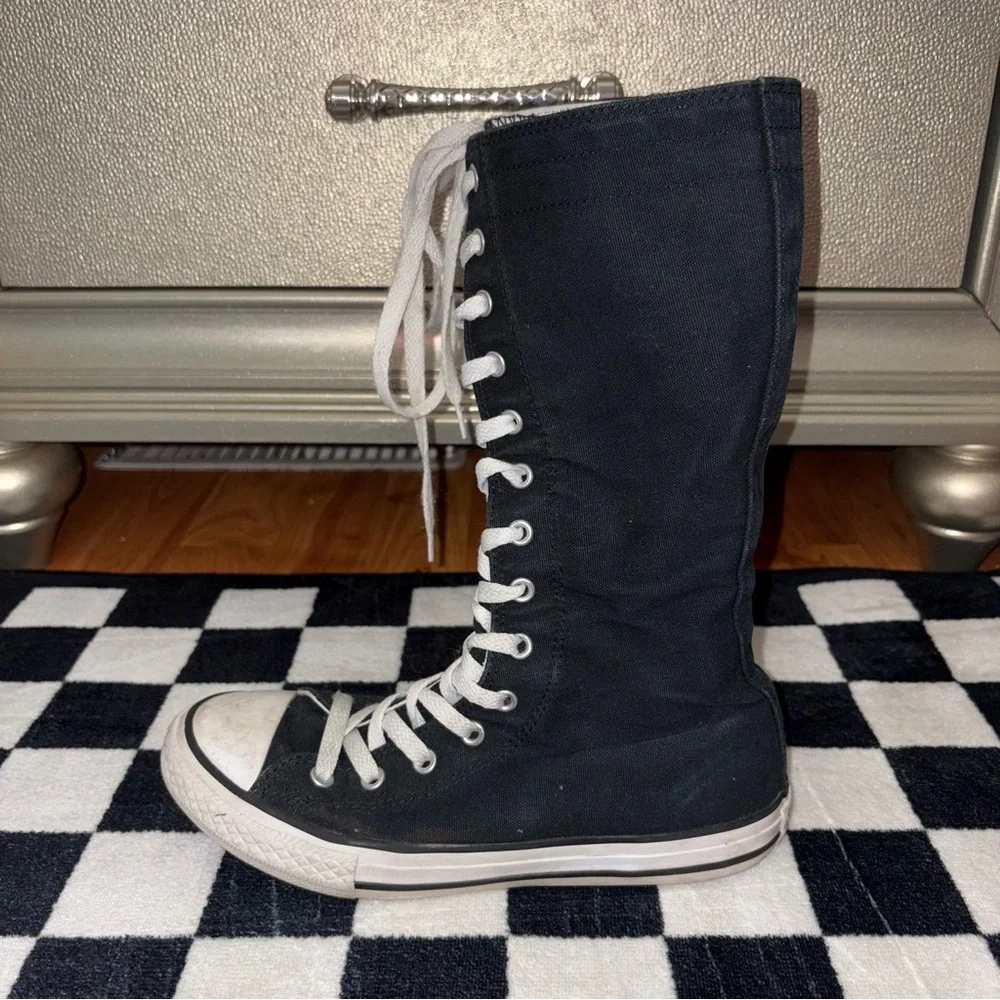 Converse kids knee